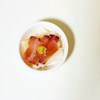 小鉢で刺身サラダ